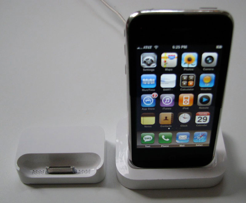 Per la vendita:apple Iphone 3gs 32gb....300euros