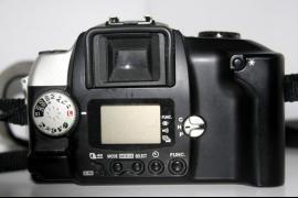 Fotocamera Reflex Canon solo corpo 2