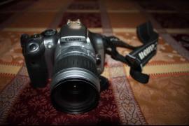 Reflex digitale Canon EOS 300D con obiettivo Canon EF... 1