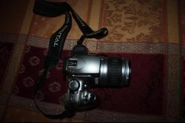 Reflex digitale Canon EOS 300D con obiettivo Canon EF... 2