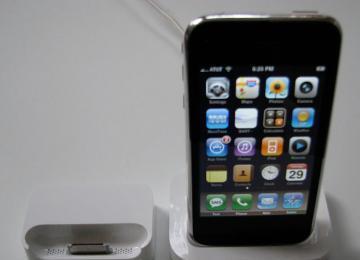 Per la vendita:apple Iphone 3gs 32gb....300euros